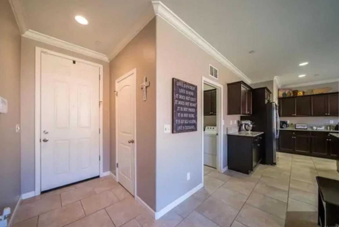 4 bed, 1711 sqft, $2,700 — Photo 4