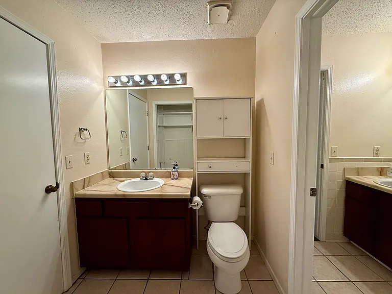 930 Century Dr — Photo 10