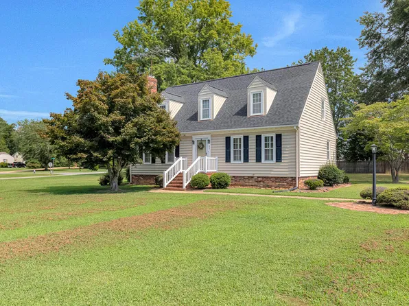 11 Lee St, Montross, VA 22520