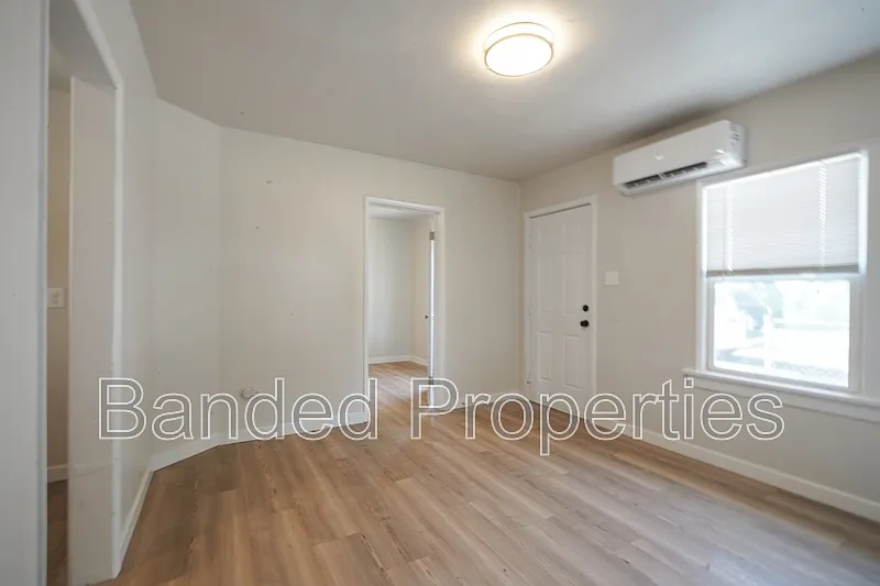 1 bed, 1.0 bath, 650 sqft, $1,095 — Photo 2