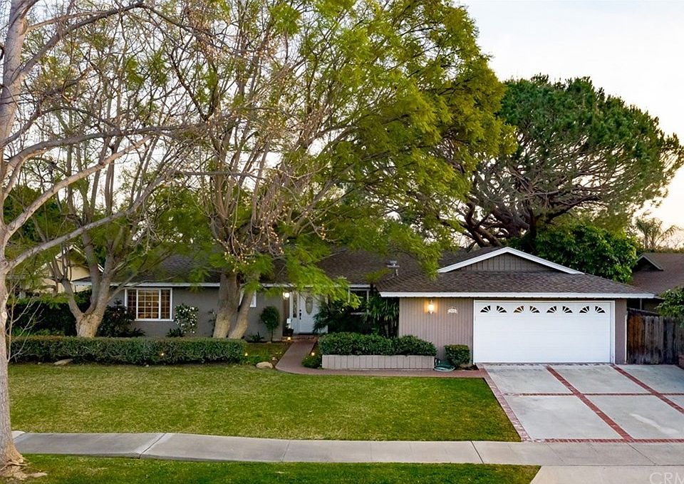 1st image of 3126 E Garnet Ln