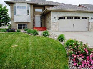 2313 S Ollerich Ave, Sioux Falls, SD 57106