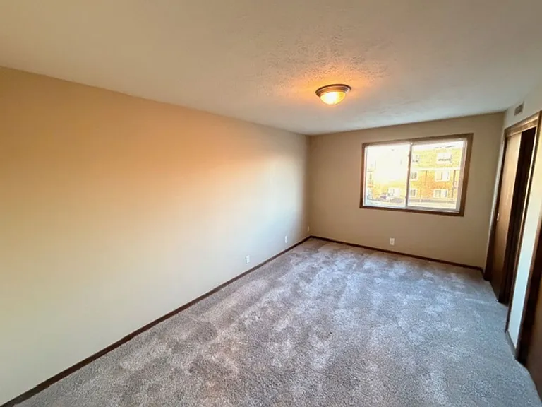 Superior Place Apartments — Photo 21