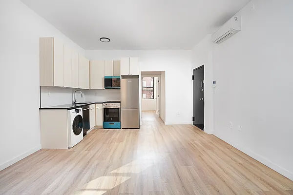 Rented by Nolita Group | media 8