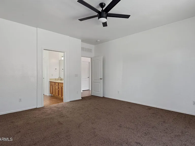 17862 W Caribbean Ln — Photo 16