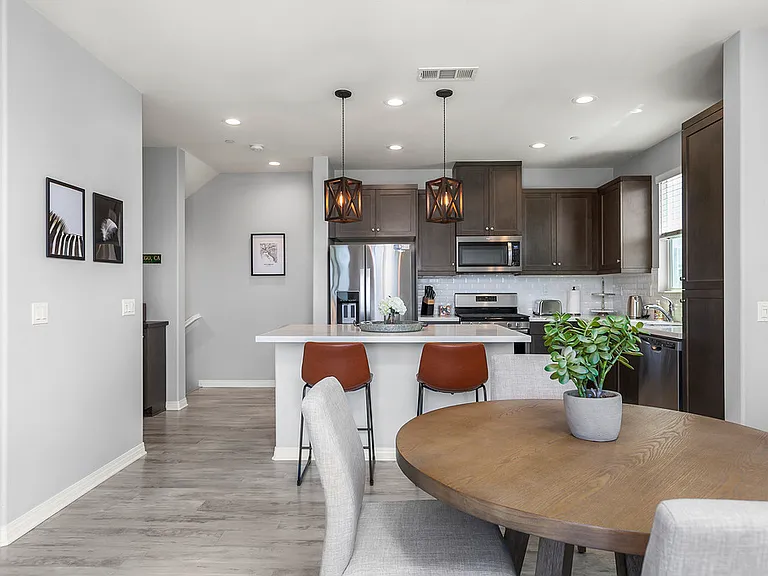 502 Lark Way — Photo 4