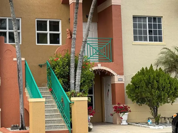 6960 NW 173rd Dr, Hialeah, FL 33015