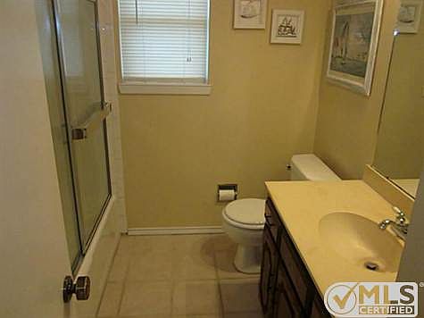 5th image of 211 Lakeview Dr