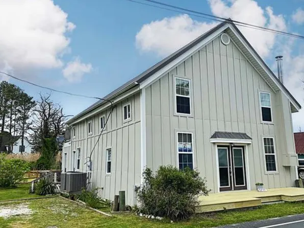 5277 Main St, Chincoteague Island, VA 23336