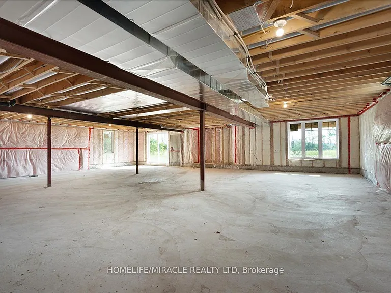140 Country Club Dr — Photo 34