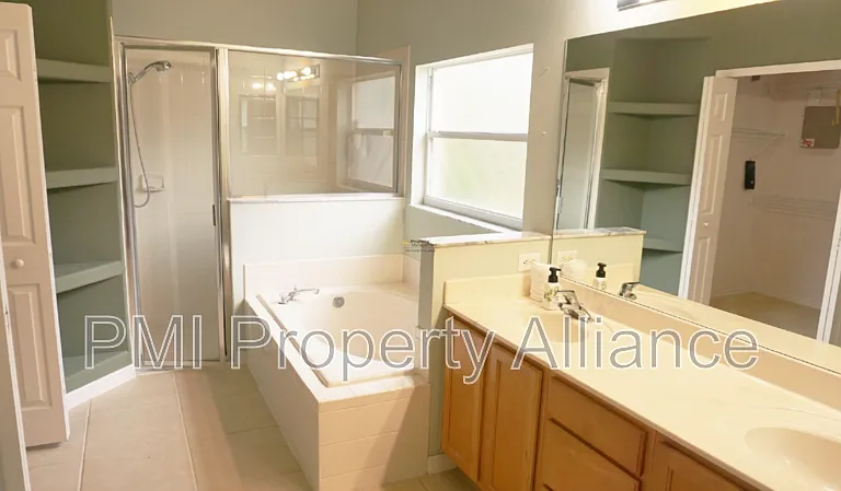 1521 Parkglen Cir — Photo 14