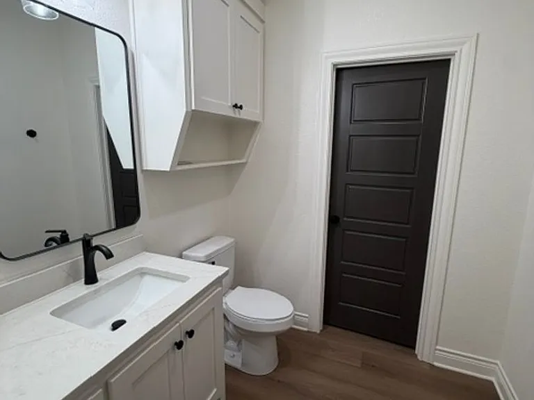 307 Live Oak St — Photo 9