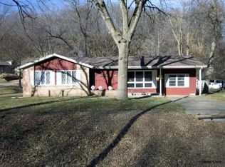 707 Peru Rd, Dubuque, IA 52001