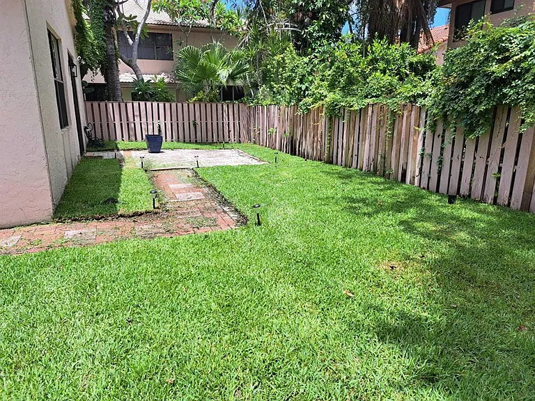 10461 NW 12th Pl — Photo 6