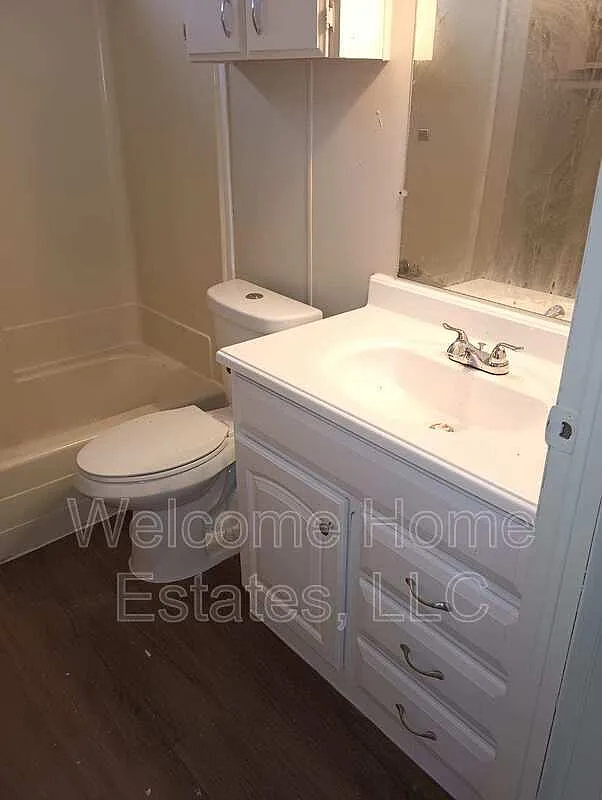 2 bed, 1.0 bath, $1,150 — Photo 4