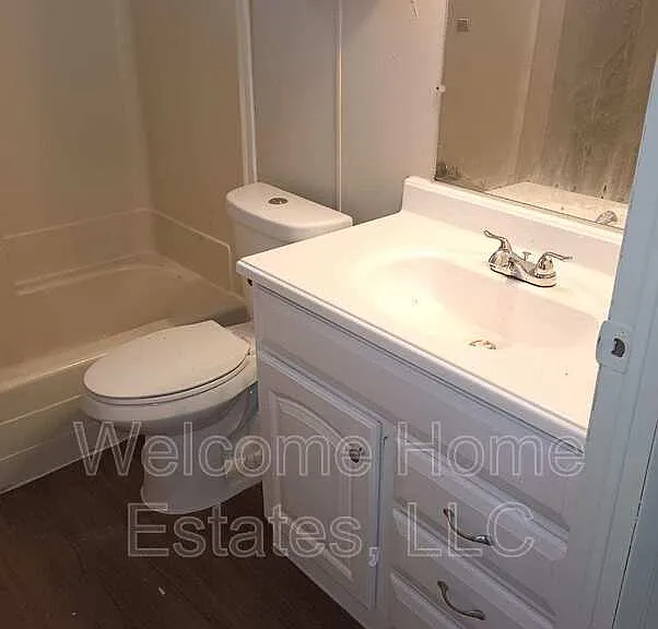 3311 N Flowing Wells Rd #7 — Photo 4