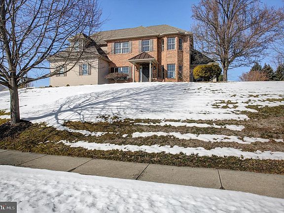 5th image of 4 Bayberry Rd