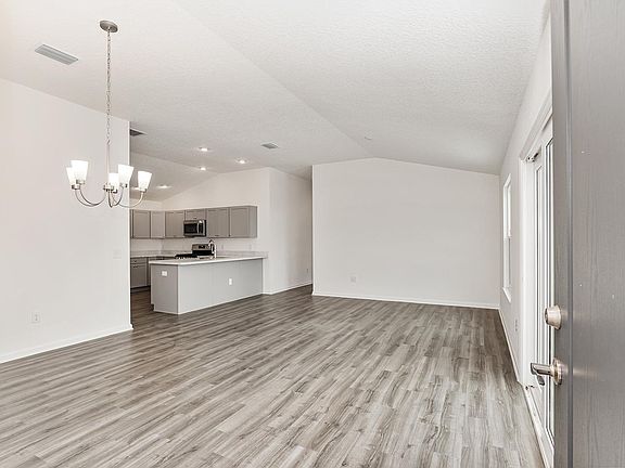 Open dining/Livingroom