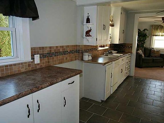 2nd image of 96 Curson St