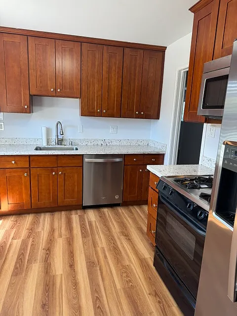 3 bed, 1010 sqft, $4,500 — Photo 3