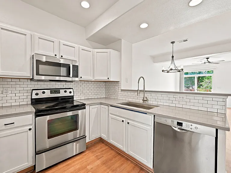 5388 Allison St — Photo 2