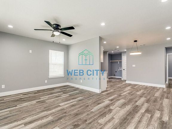3rd image of 3207 Mallory Dr