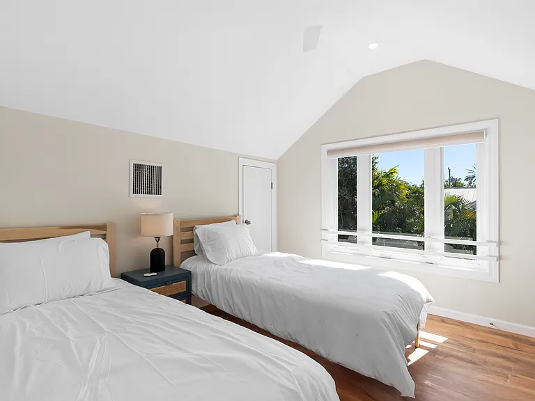 322 Amelia St — Photo 4