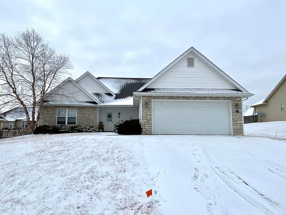 1st image of 9 Saint Augustine Dr