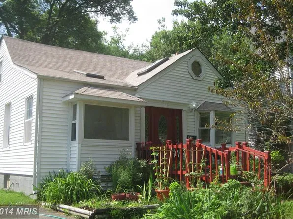 110 S Spring St, Falls Church, VA 22046