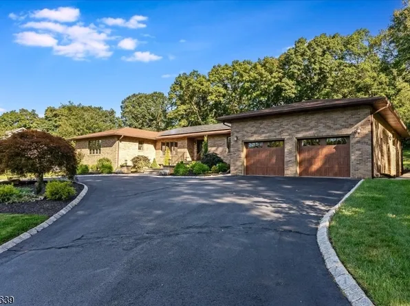 34 W Grover St, Mount Olive Twp., NJ 07836