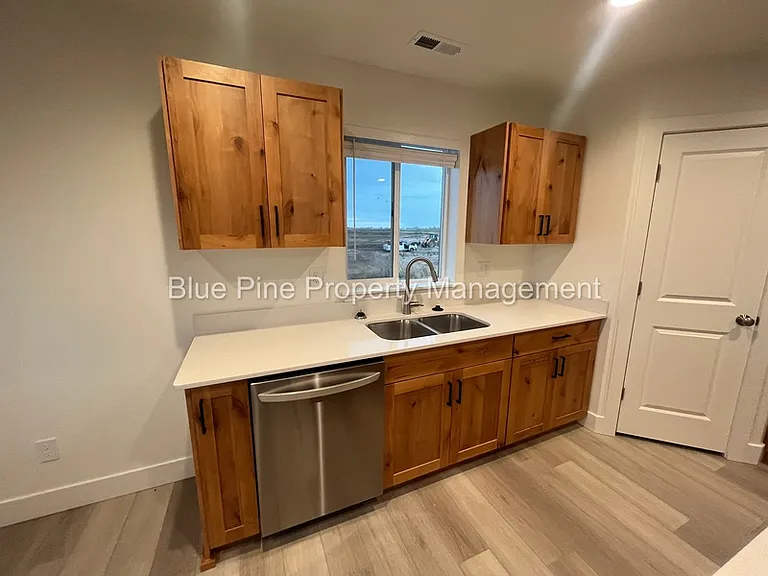 6322 N Freedom Rd #4 — Photo 5