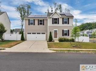 100 Carissa Ln, Sicklerville, NJ 08081