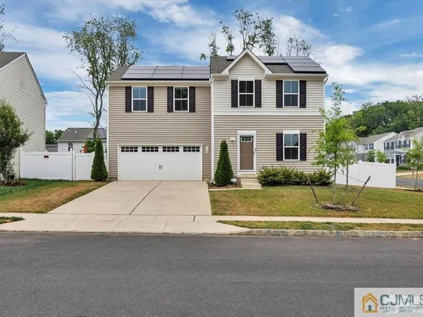 100 Carissa Ln, Sicklerville, NJ 08081