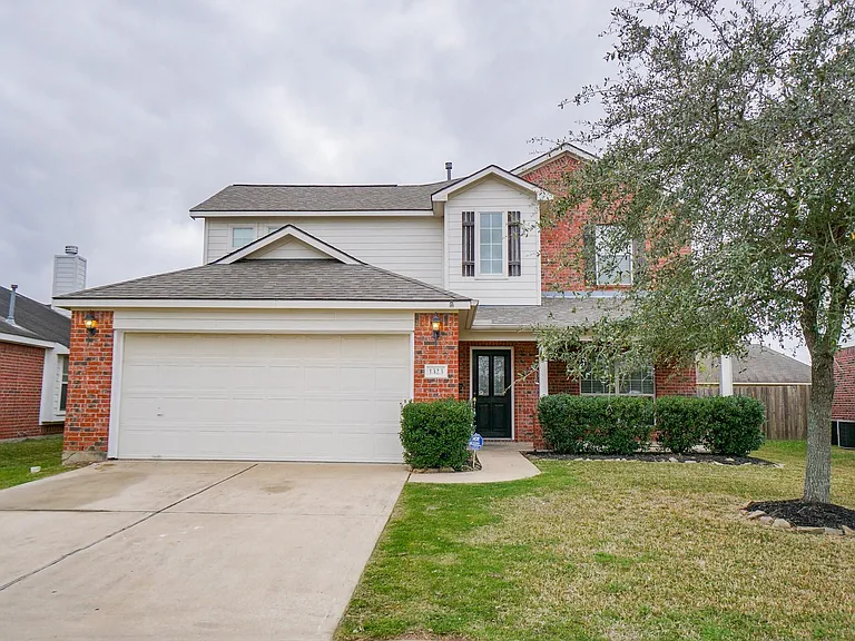 1323 Colonial Manor Dr — Photo 1