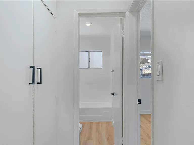 1626 Pine Ave #D — Photo 6