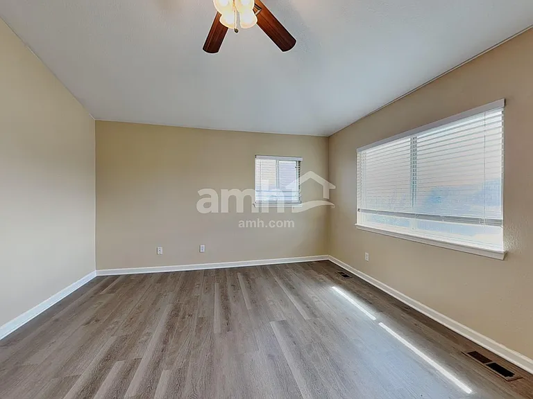 9742 Jasper Dr — Photo 11