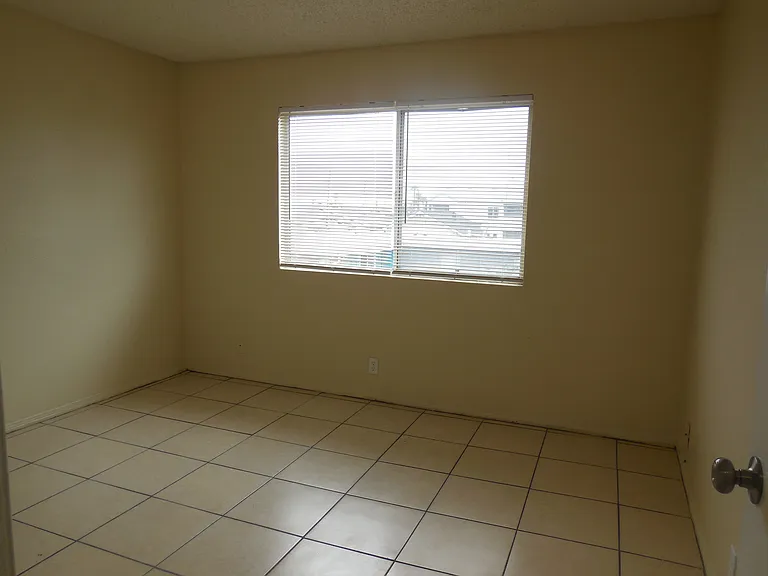 839 Gaviota Ave #F — Photo 22