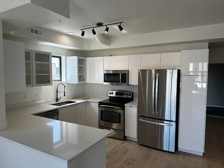 3149 Blake St #301 — Photo 8