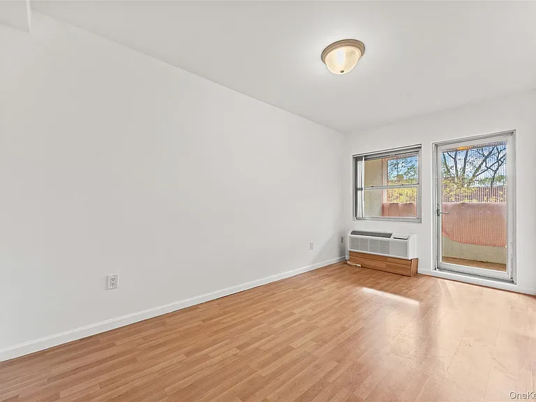 71-33 162nd St #3F — Photo 11