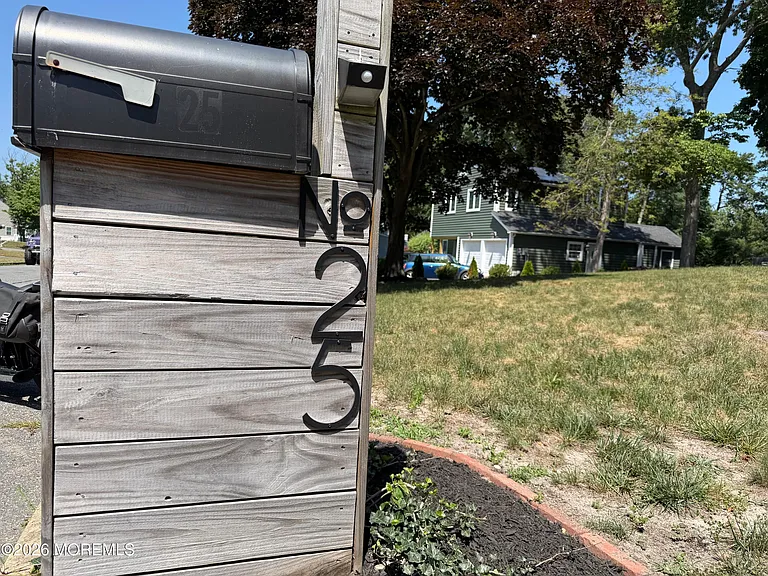 25 Highland Dr — Photo 2