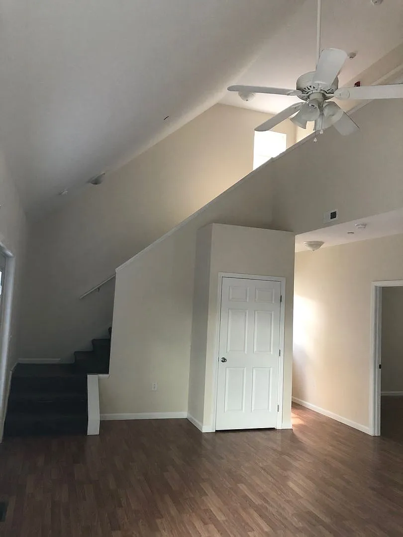 44 Highland Ave — Photo 3
