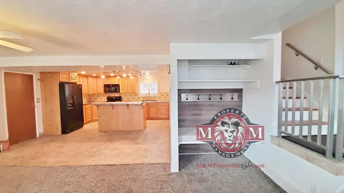 3 bed, 1708 sqft, $2,295 — Photo 3
