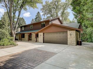 4450 Meadow Vw E, City Of Brookfield, WI 53005