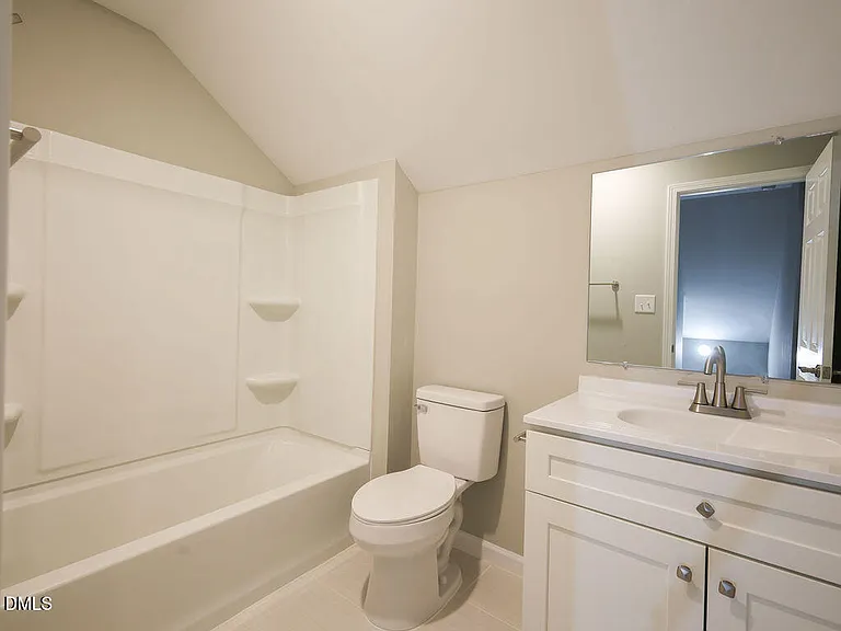 255 Erwin Rd #B — Photo 11