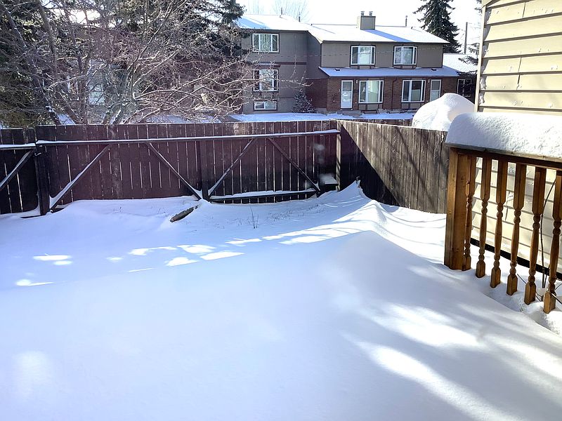 Calgary Townhouse for rent - 3 Bedrooms — photo 18