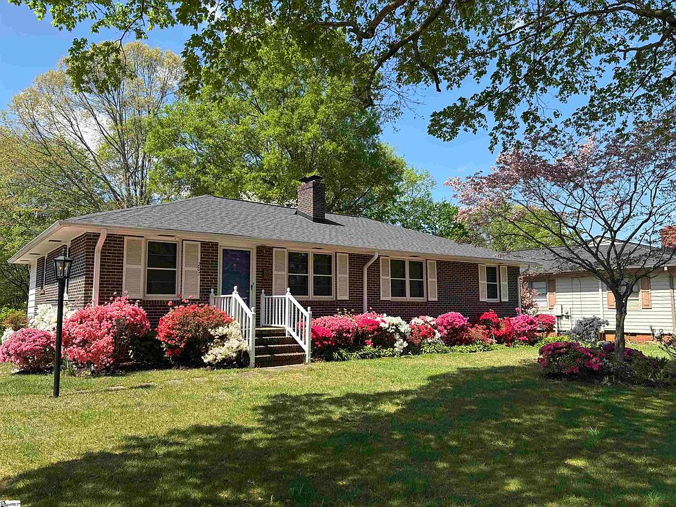 1st image of 207 Alpine Way