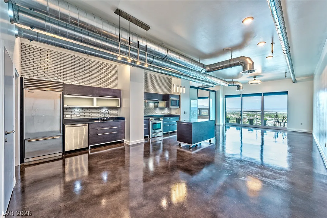Newport Lofts — Photo 4