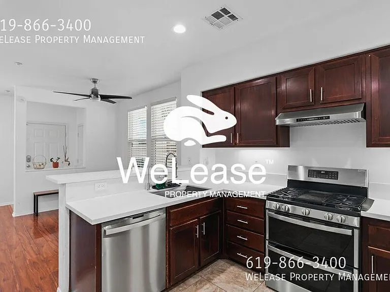 4300 Newton Ave #8 — Photo 2