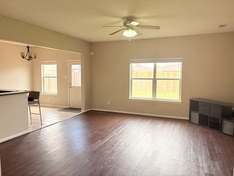 9807 Opal Rock Dr — Photo 2