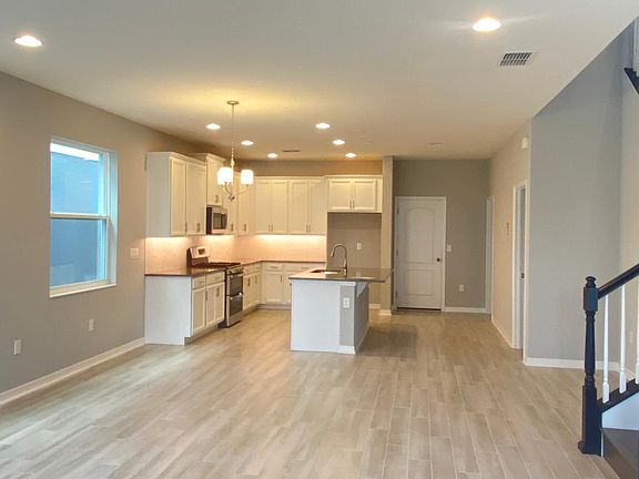 3rd image of 12707 Brodlove Ln